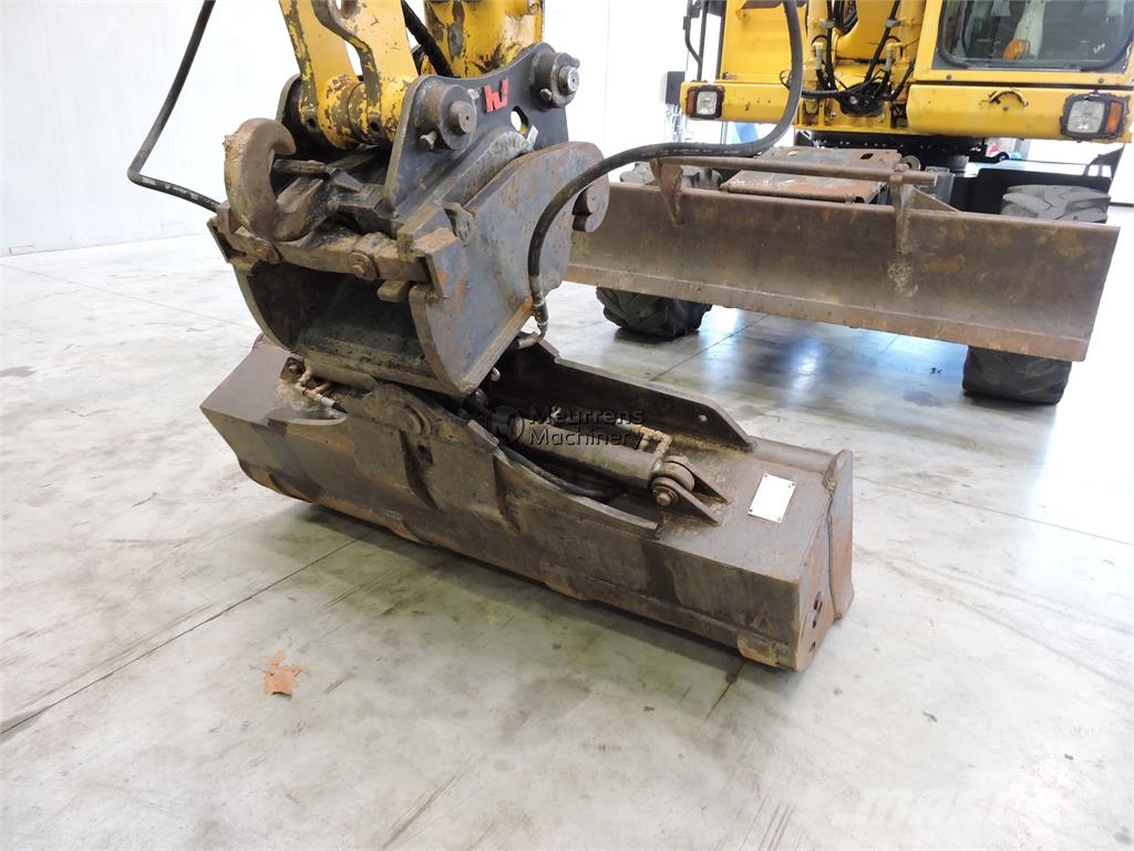 Komatsu PW140 Mobilbagger