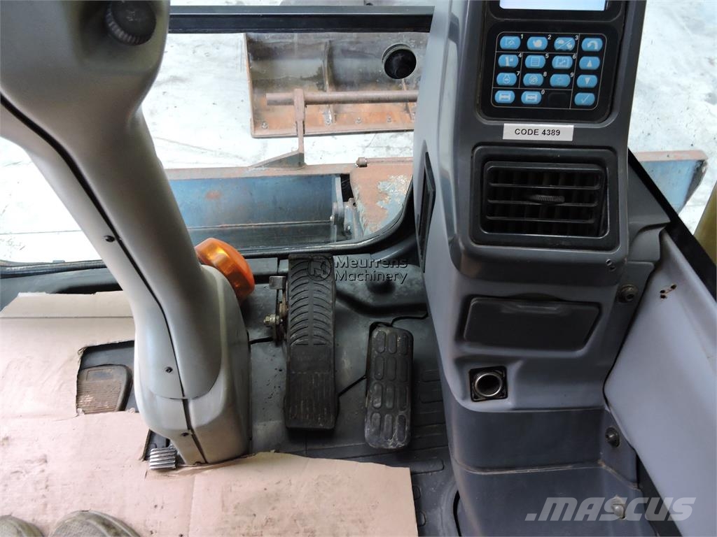 Komatsu PW140 Mobilbagger