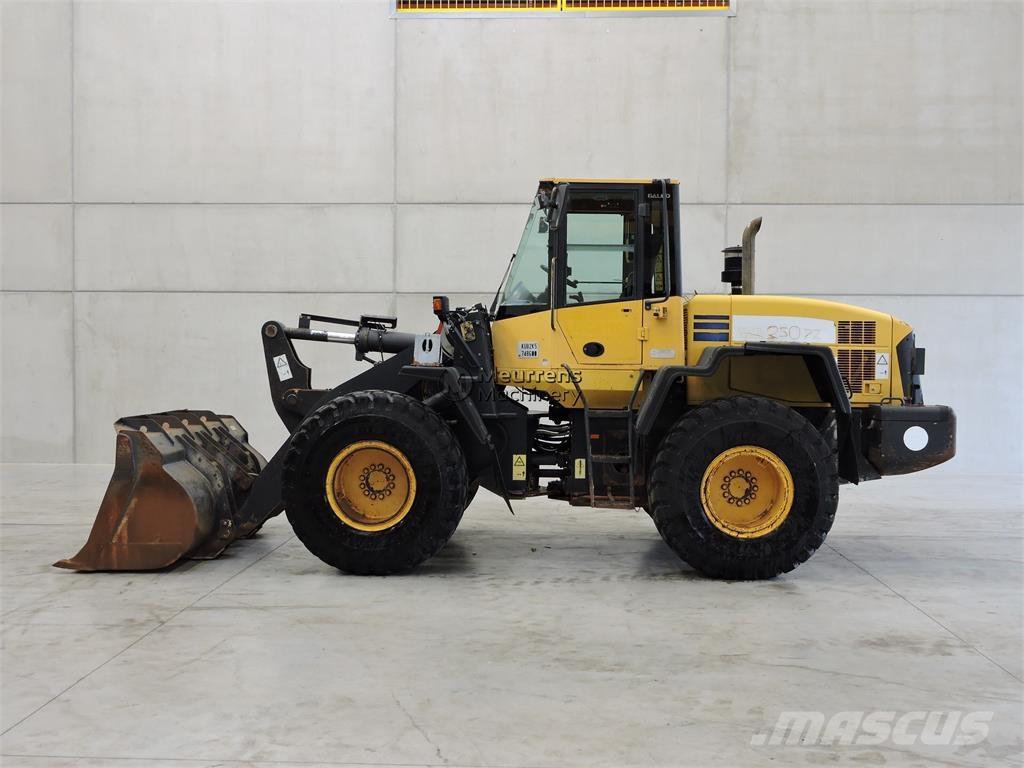 Komatsu WA250 Utovarivači na točkove