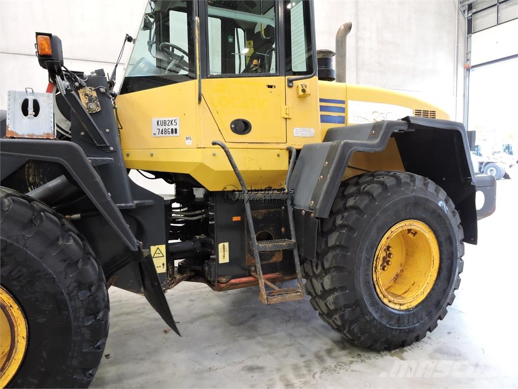 Komatsu WA250 Utovarivači na točkove