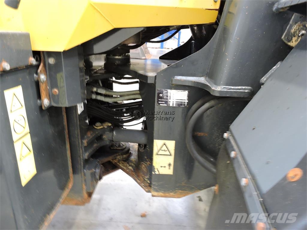 Komatsu WA250 Utovarivači na točkove