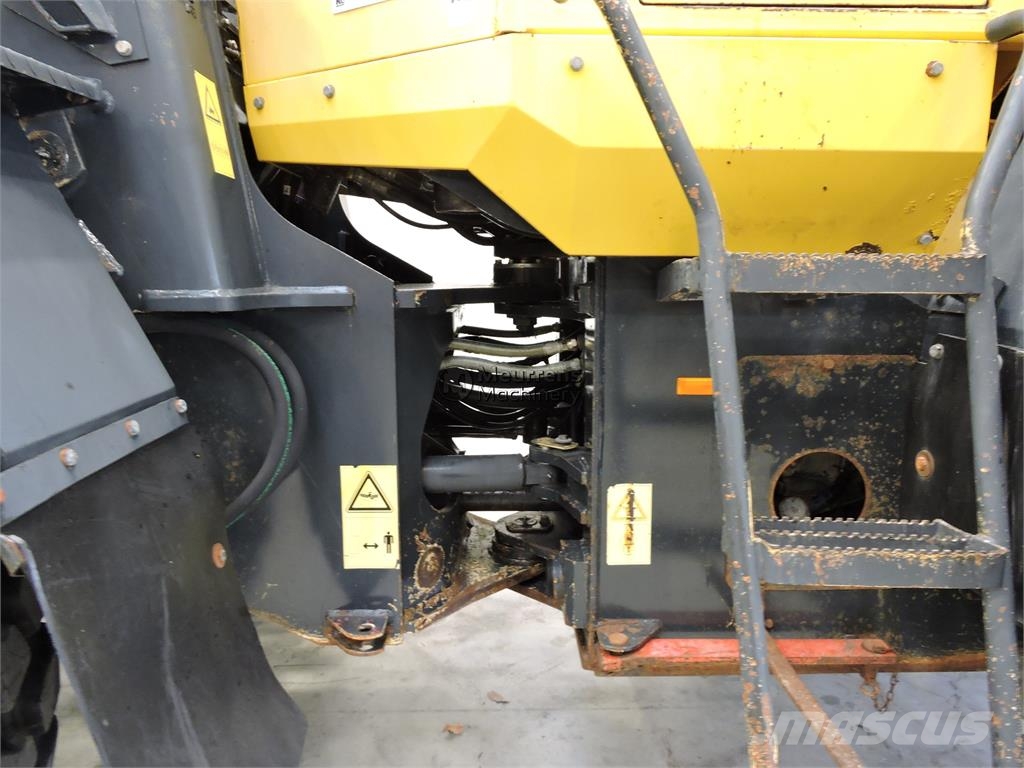 Komatsu WA250 Utovarivači na točkove