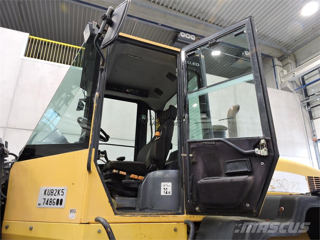 Komatsu WA250 Utovarivači na točkove