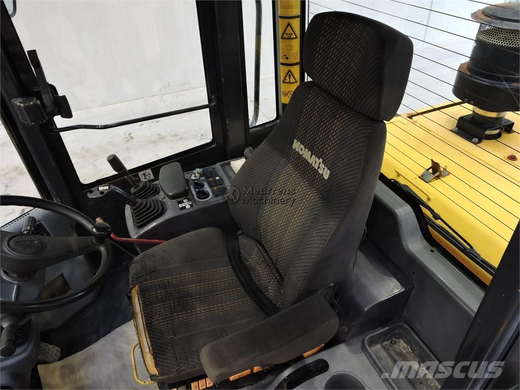 Komatsu WA250 Utovarivači na točkove