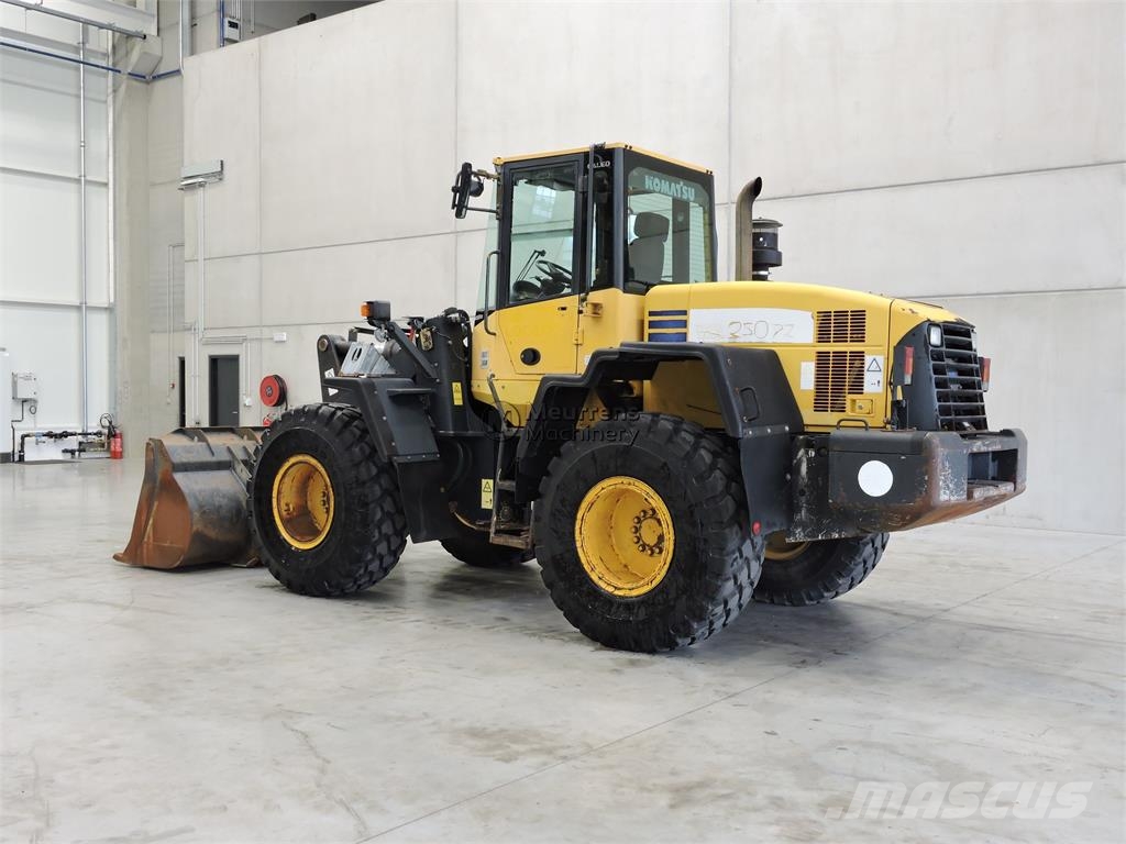 Komatsu WA250 Utovarivači na točkove