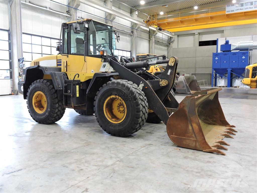 Komatsu WA250 Utovarivači na točkove