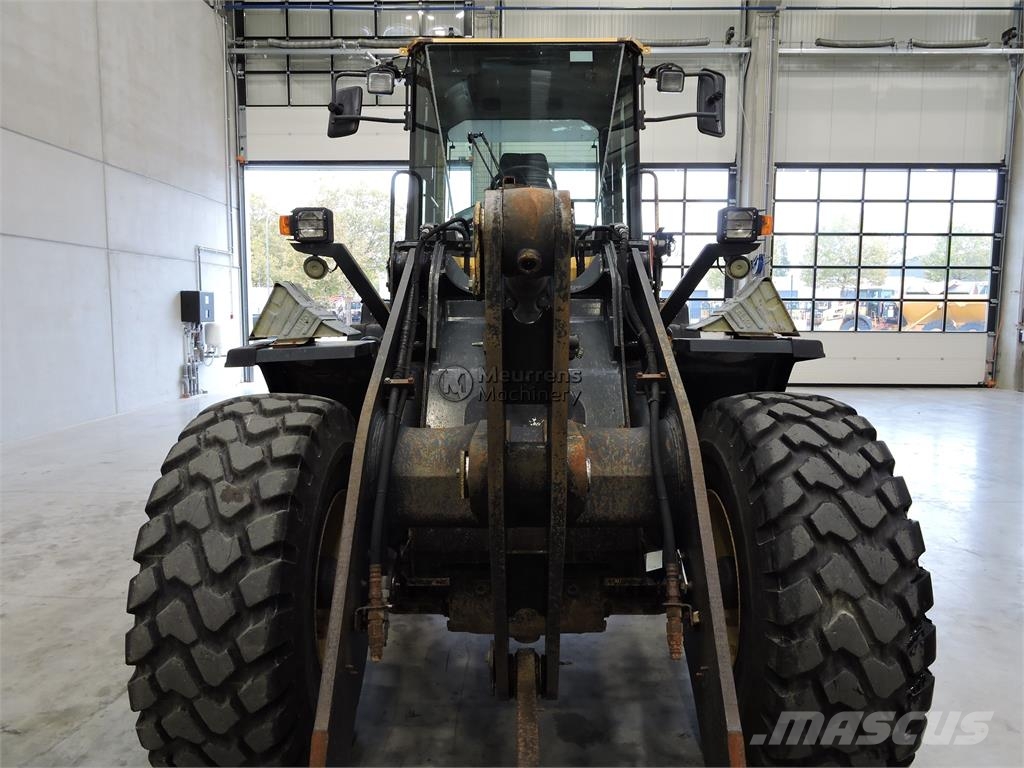 Komatsu WA250 Utovarivači na točkove