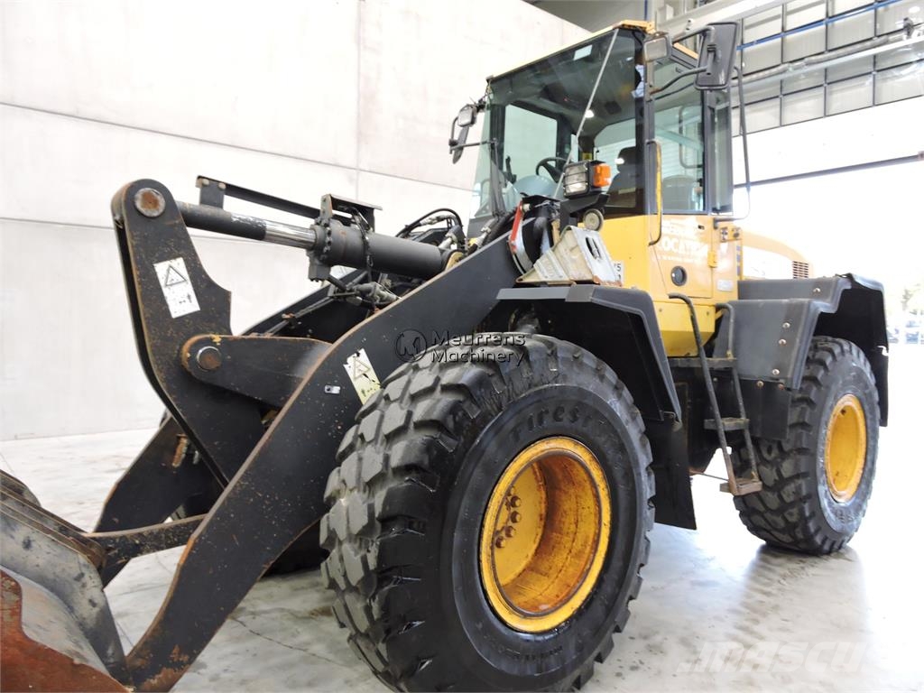 Komatsu WA250 Utovarivači na točkove