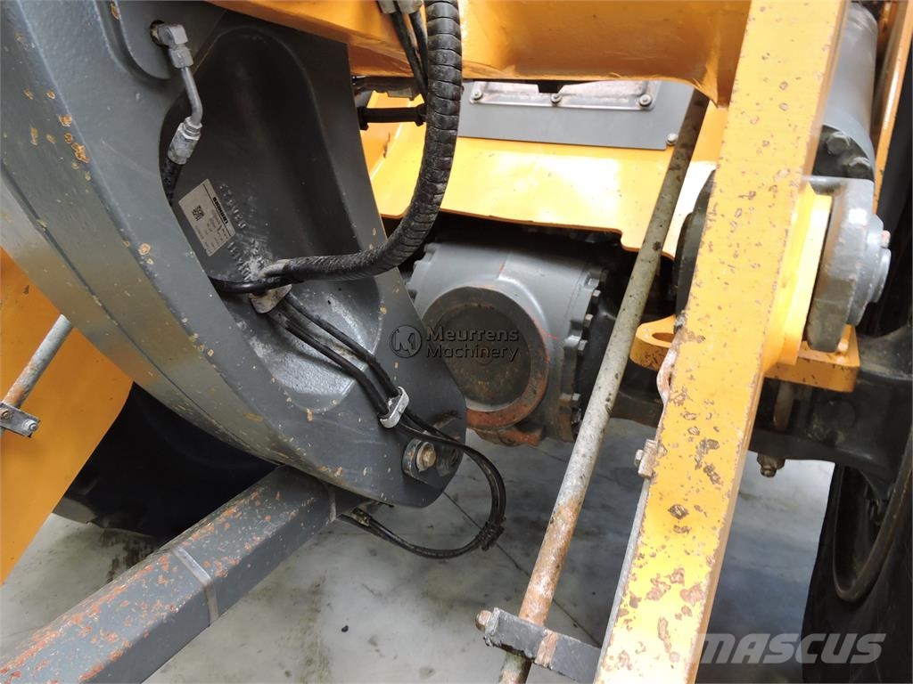 Liebherr L566Xpower Incarcator pe pneuri