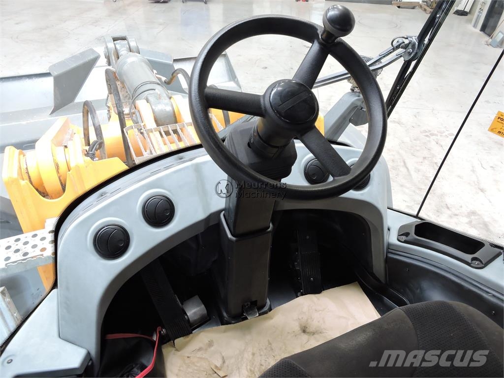 Liebherr L566Xpower Incarcator pe pneuri