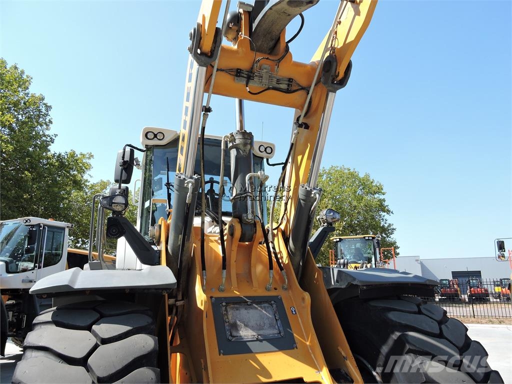Liebherr L566Xpower Incarcator pe pneuri