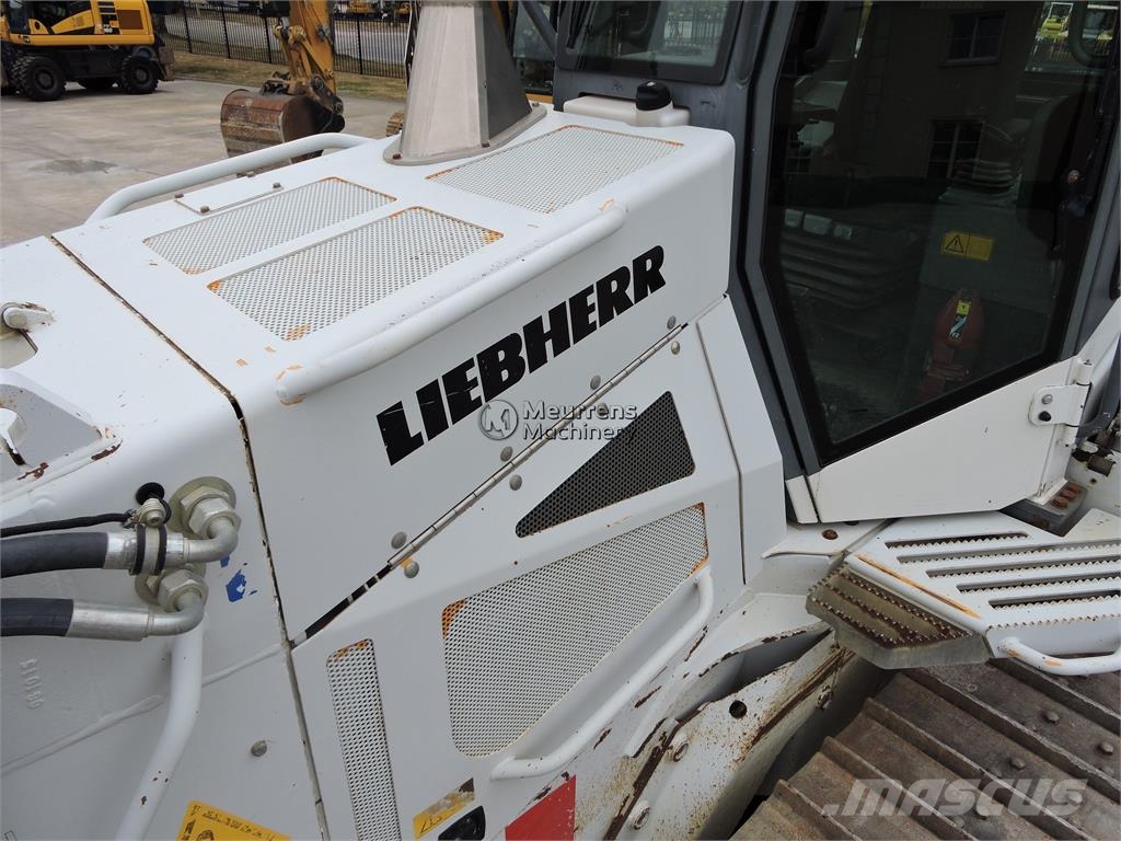 Liebherr PR 726 LGP Dózerek