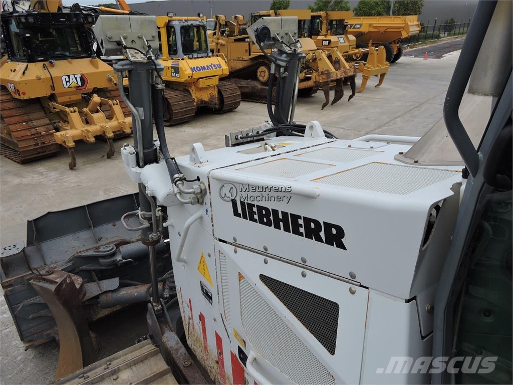 Liebherr PR 726 LGP Dózerek