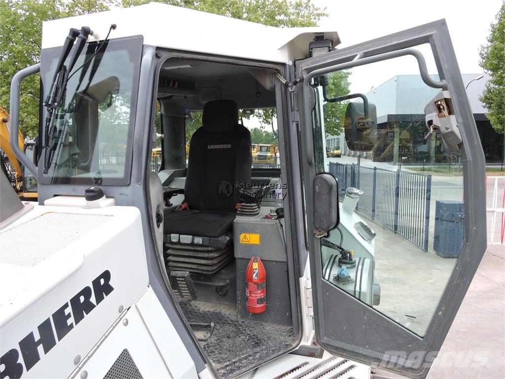 Liebherr PR 726 LGP Dózerek