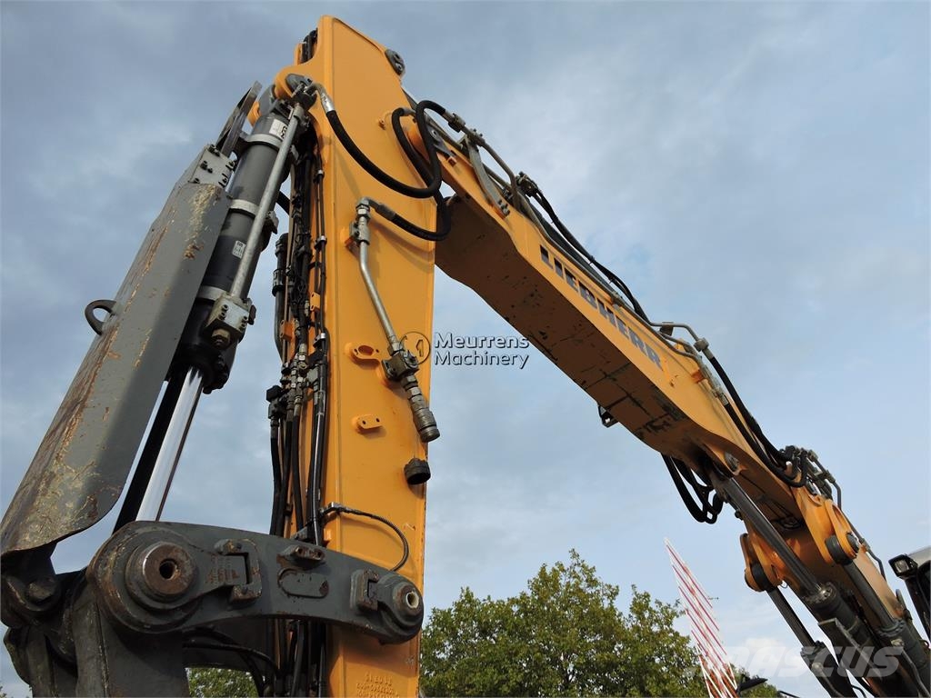 Liebherr R926 대형 굴삭기 29톤 이상