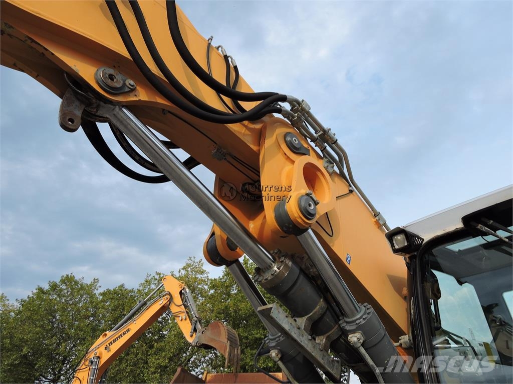 Liebherr R926 대형 굴삭기 29톤 이상