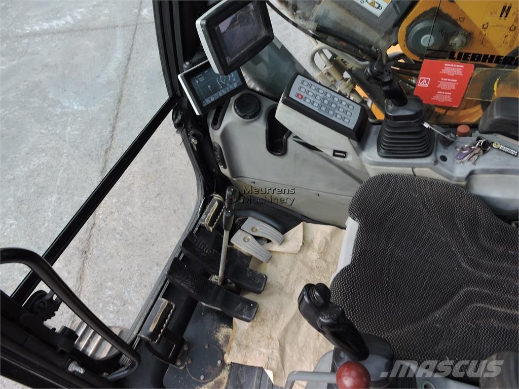 Liebherr R926 대형 굴삭기 29톤 이상