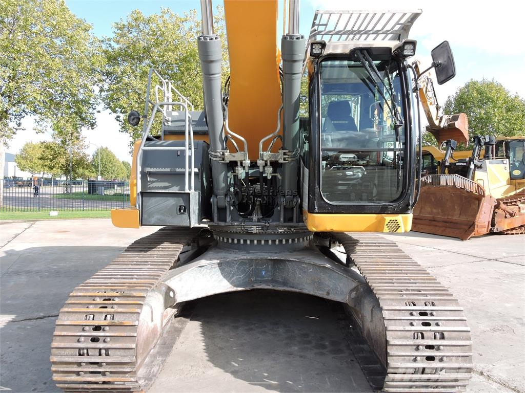 Liebherr R930 Rupsgraafmachines