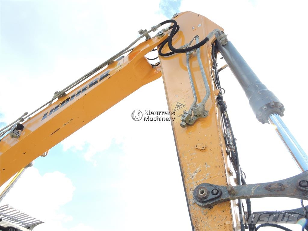Liebherr R930 Rupsgraafmachines