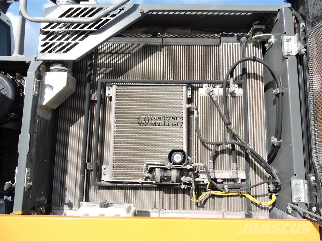 Liebherr R930 Rupsgraafmachines