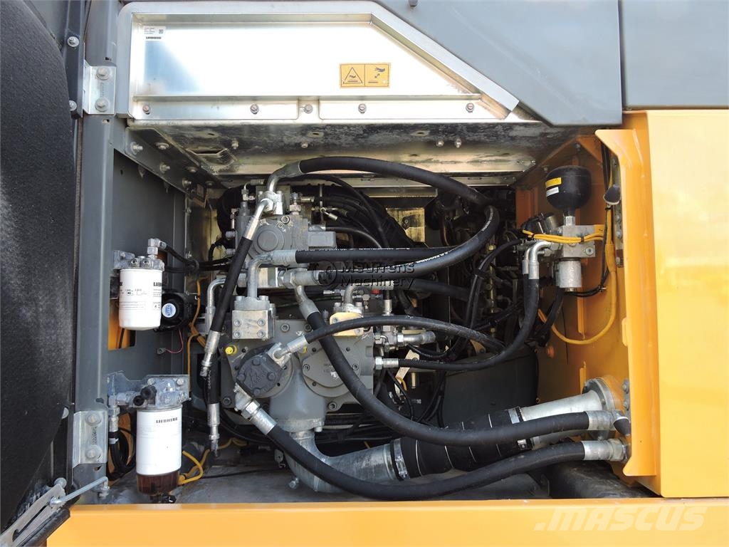 Liebherr R930 Belgium Machine Rupsgraafmachines