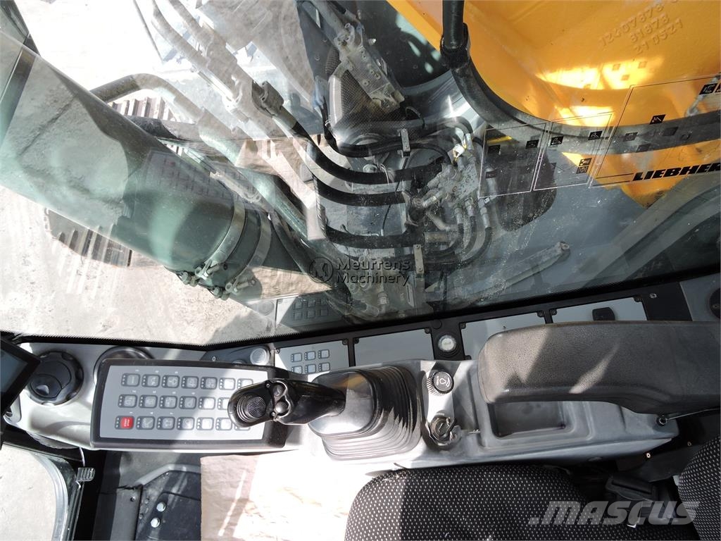 Liebherr R930 Belgium Machine Rupsgraafmachines