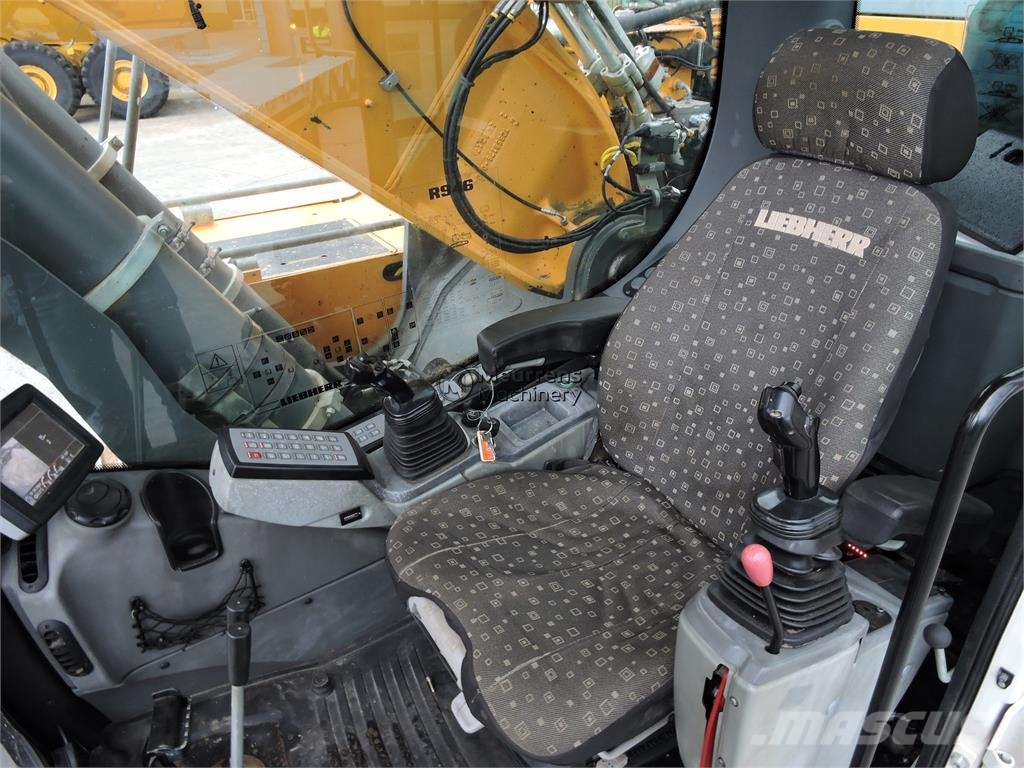 Liebherr R946 Raupenbagger