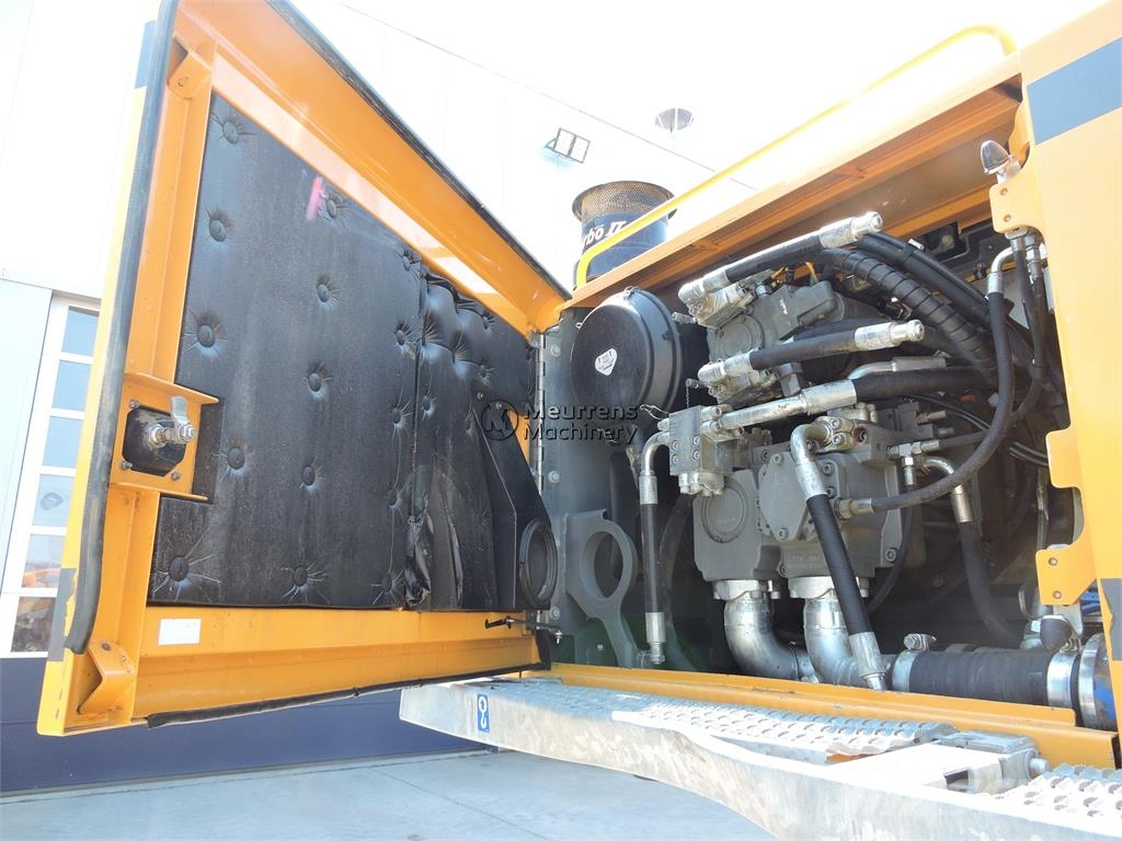 Liebherr R956 حفارات زحافة