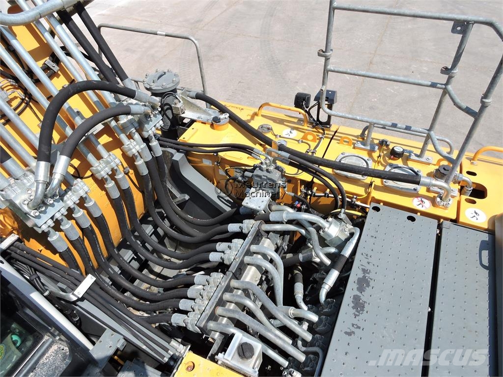 Liebherr R956 حفارات زحافة