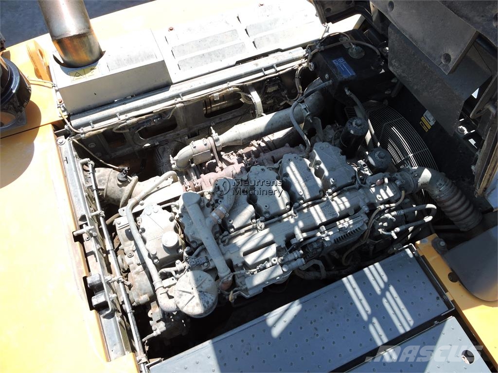 Liebherr R956 حفارات زحافة