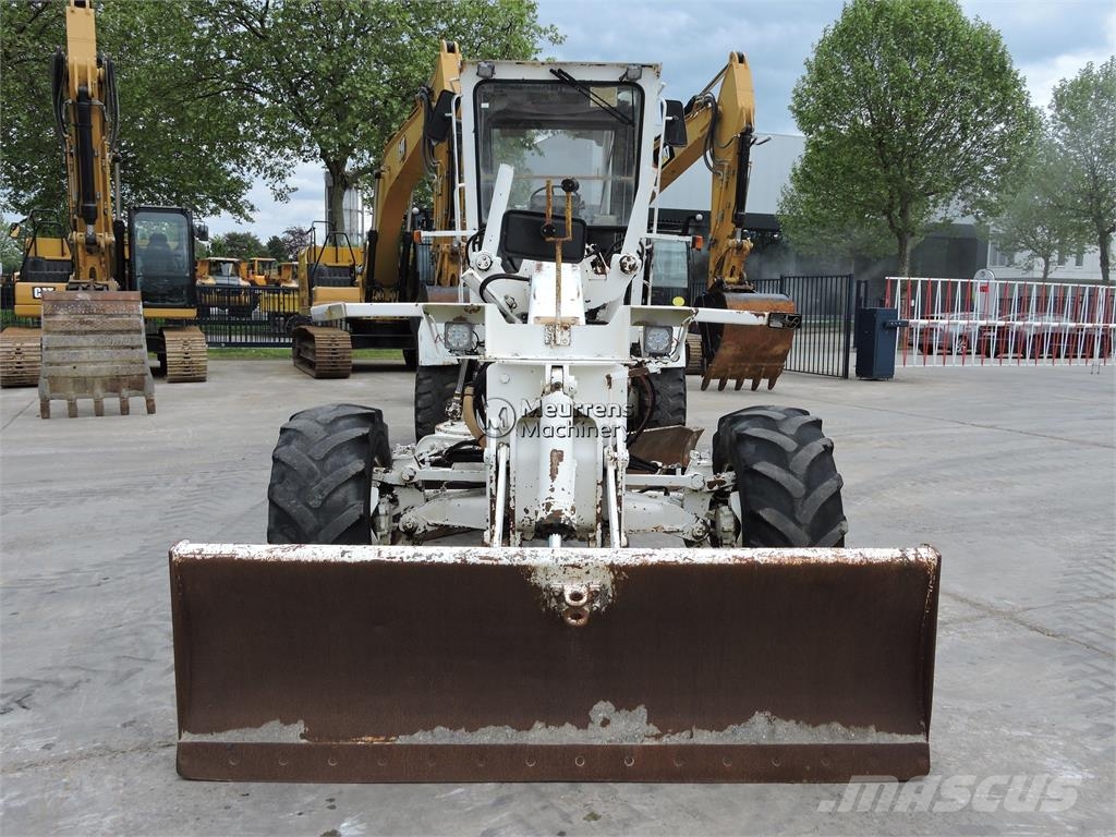 O&K F106A Graders