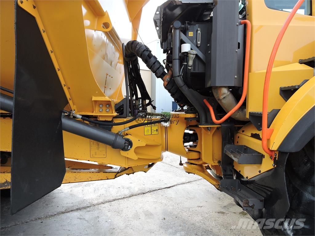 Volvo A30G 연결식 홀러
