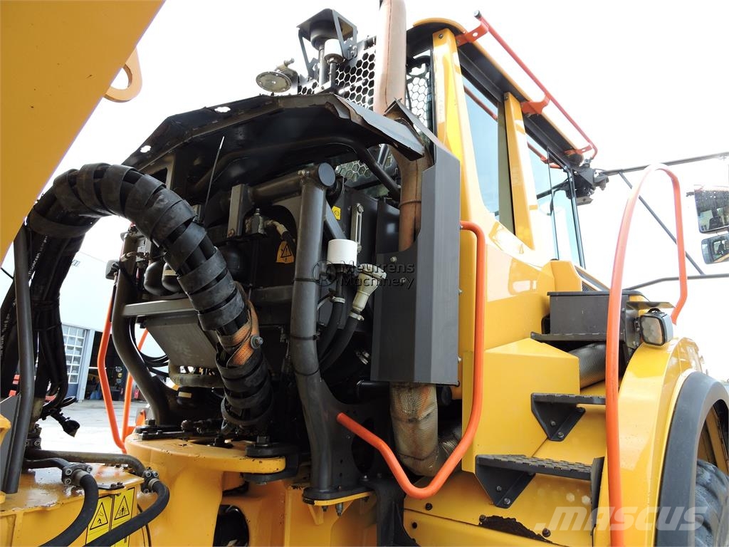 Volvo A30G 연결식 홀러