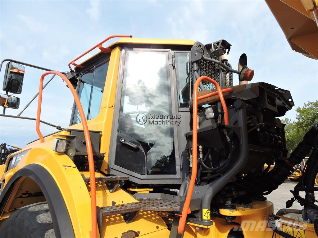 Volvo A30G 연결식 홀러