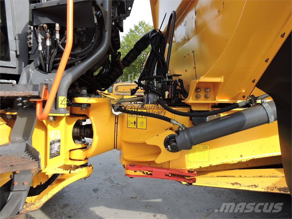 Volvo A30G 연결식 홀러