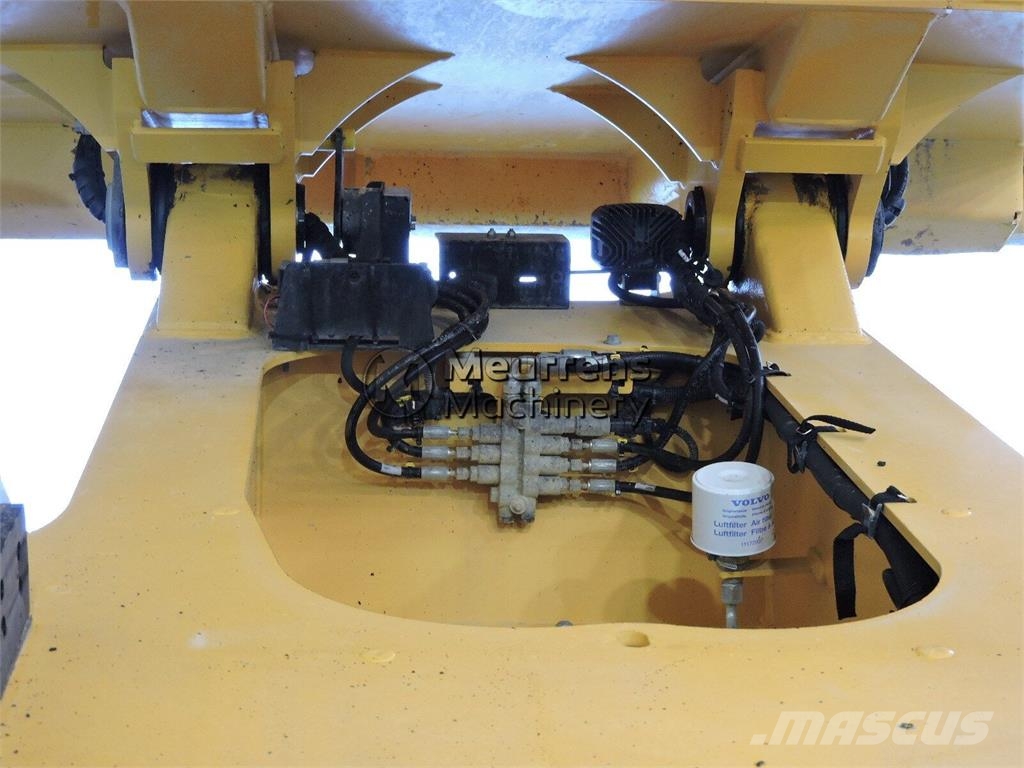 Volvo A30G Зчленовані самоскиди