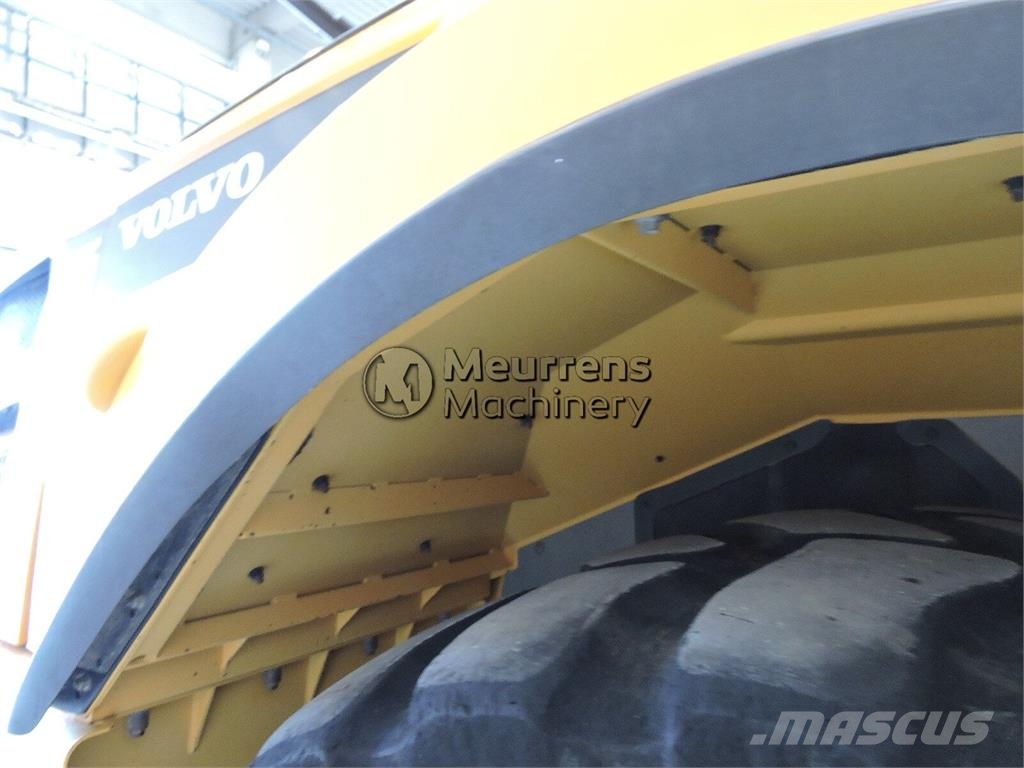 Volvo A30G Зчленовані самоскиди