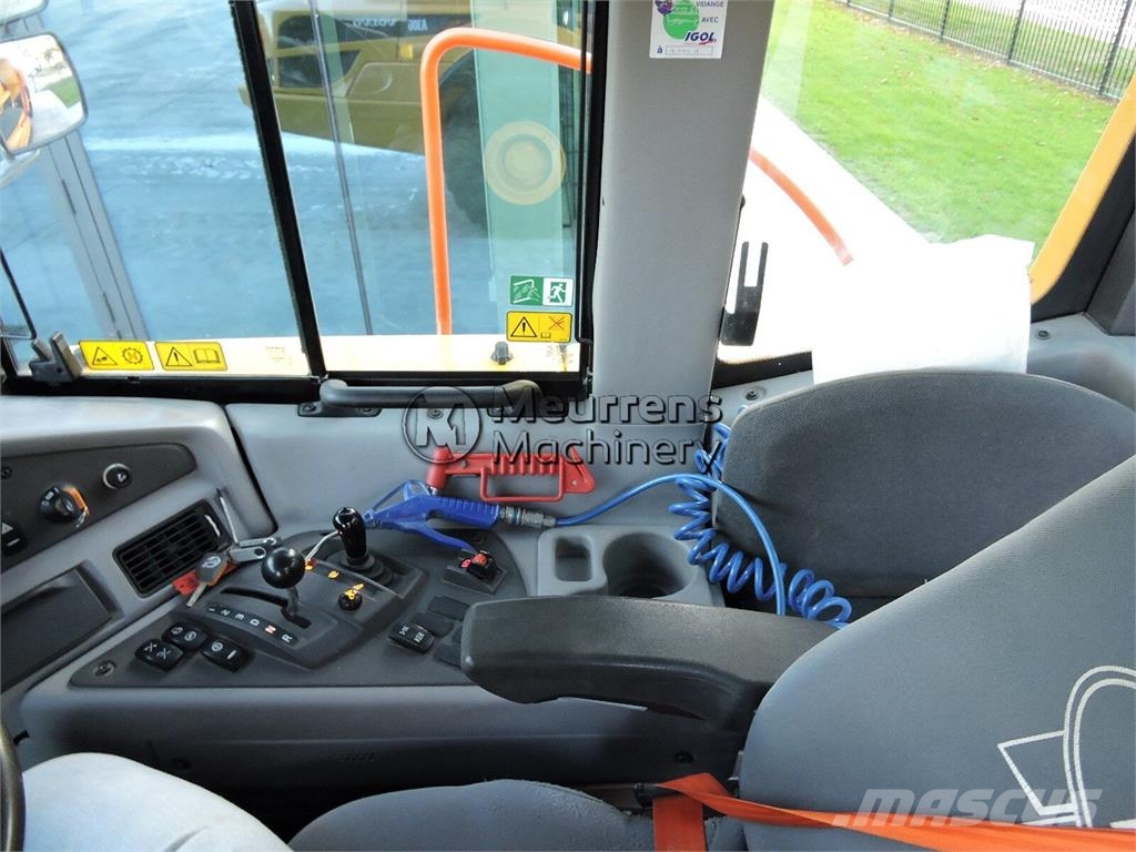 Volvo A30G Зчленовані самоскиди