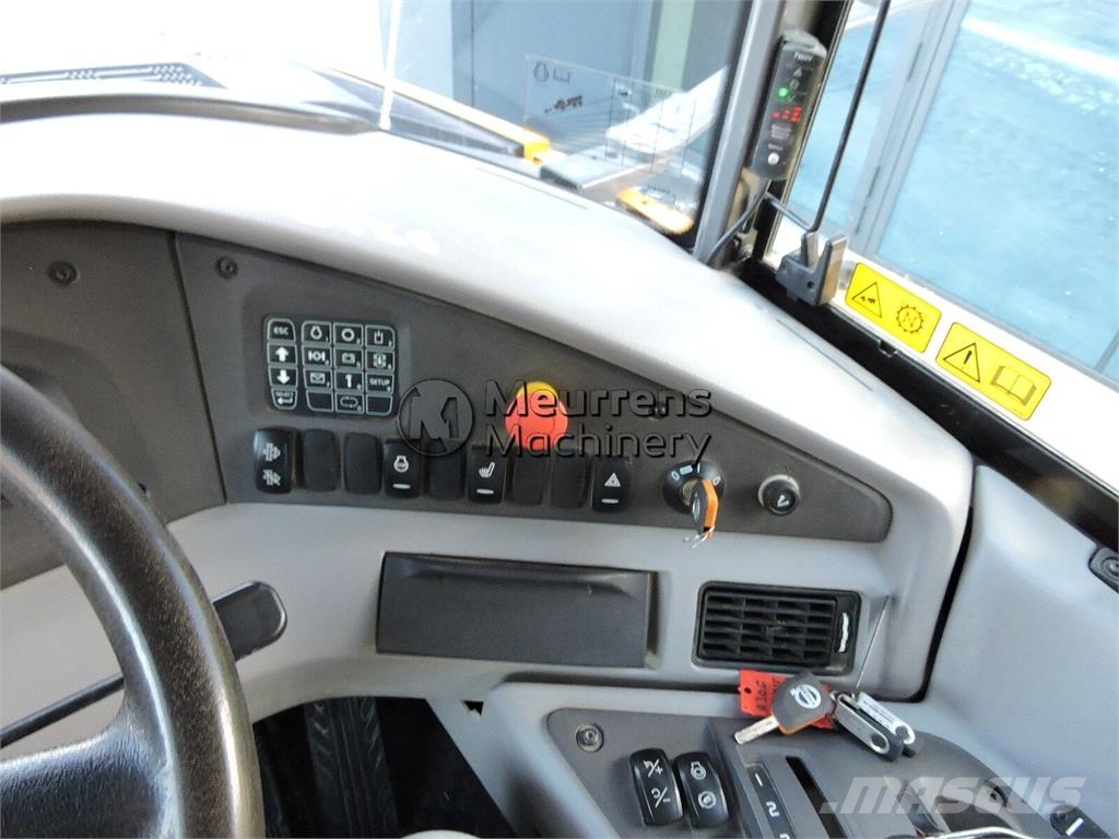 Volvo A30G Зчленовані самоскиди