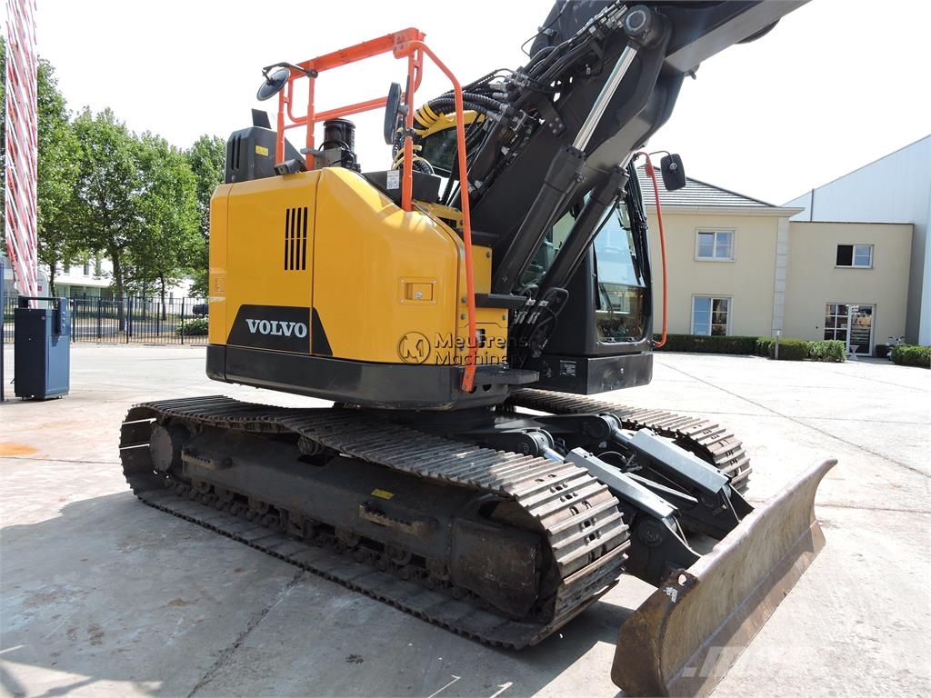 Volvo ECR145 حفارات زحافة