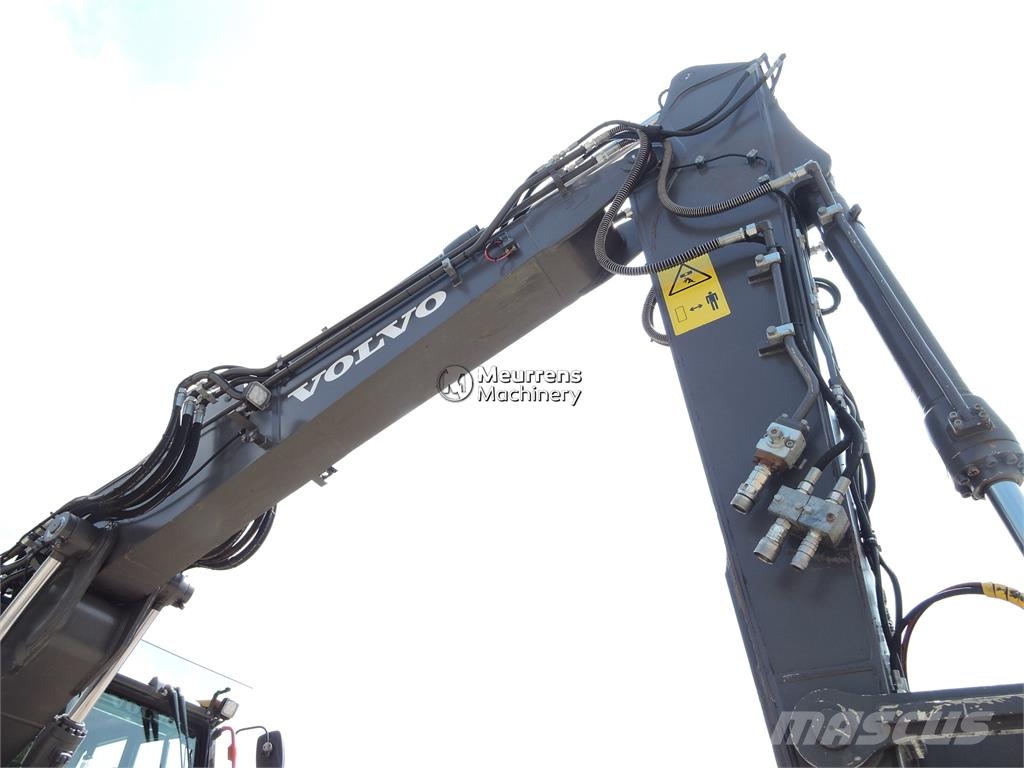 Volvo ECR145 حفارات زحافة