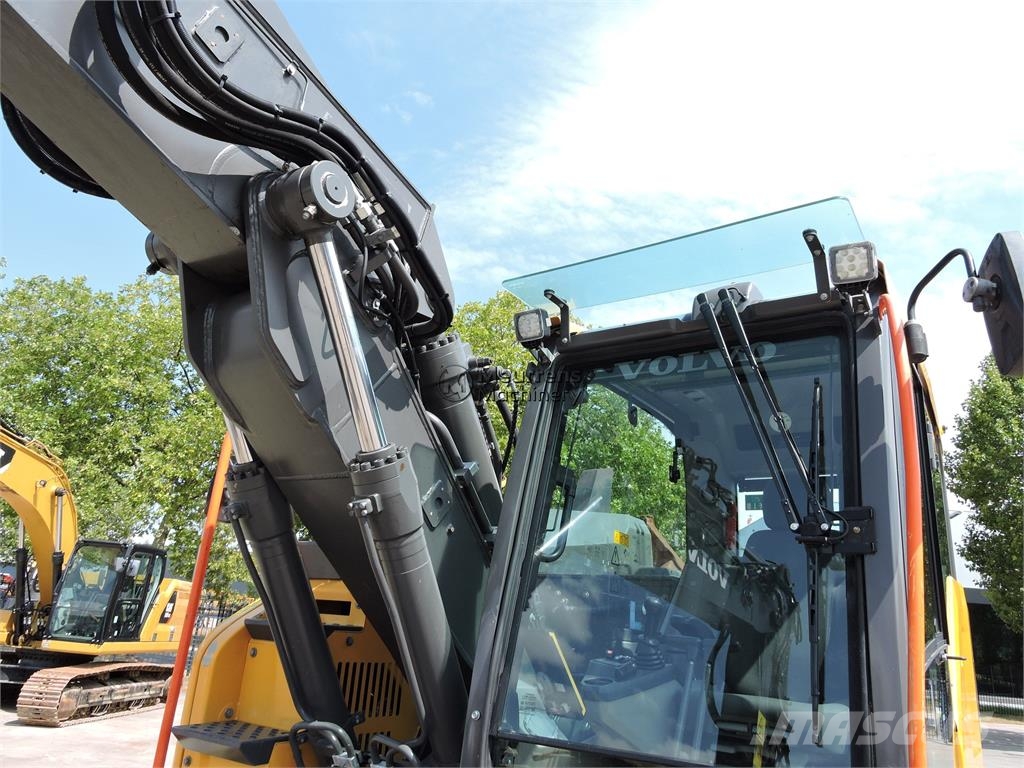 Volvo ECR145 حفارات زحافة