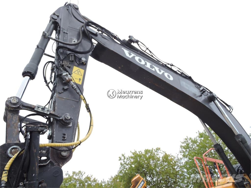 Volvo ECR235 Raupenbagger