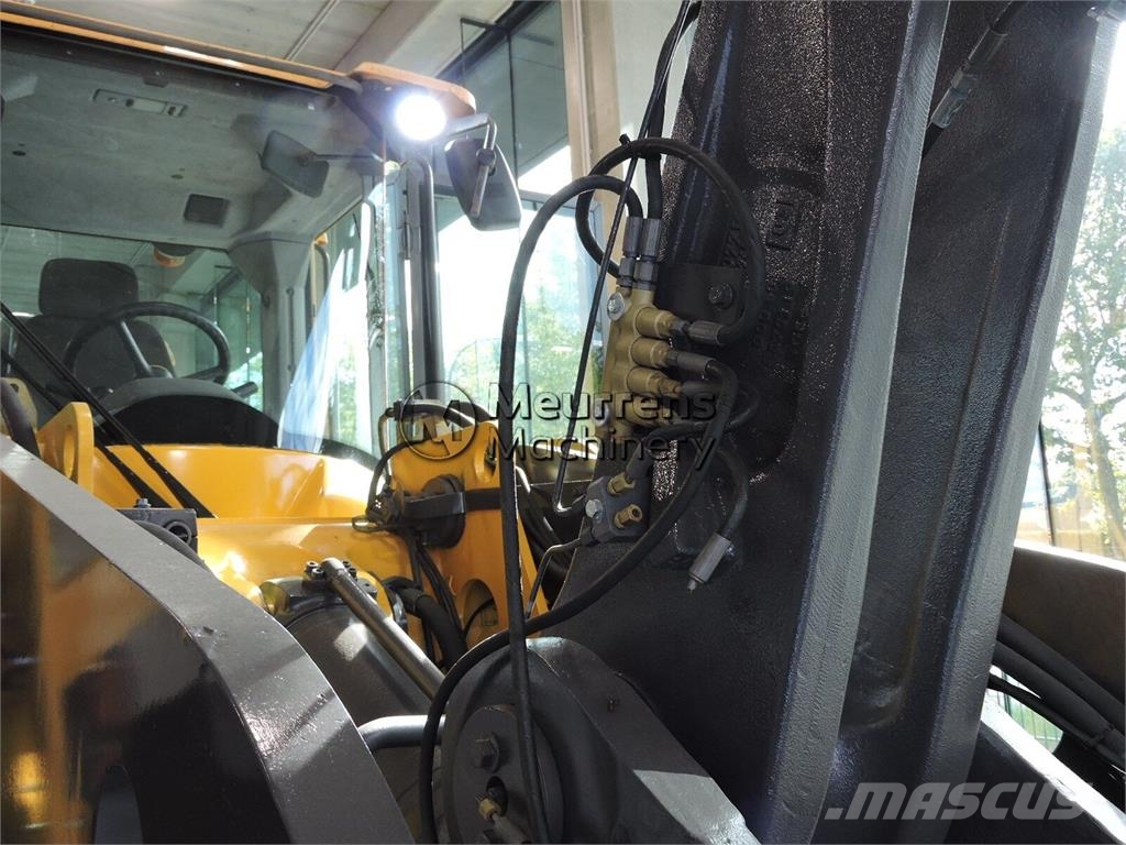 Volvo L120H Kolesni nakladalci