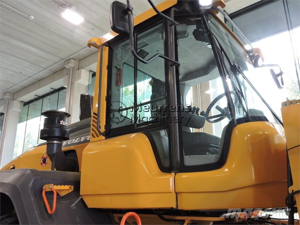 Volvo L120H Kolesni nakladalci