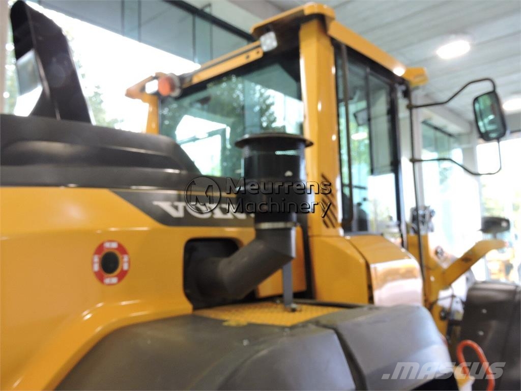 Volvo L120H Kolesni nakladalci