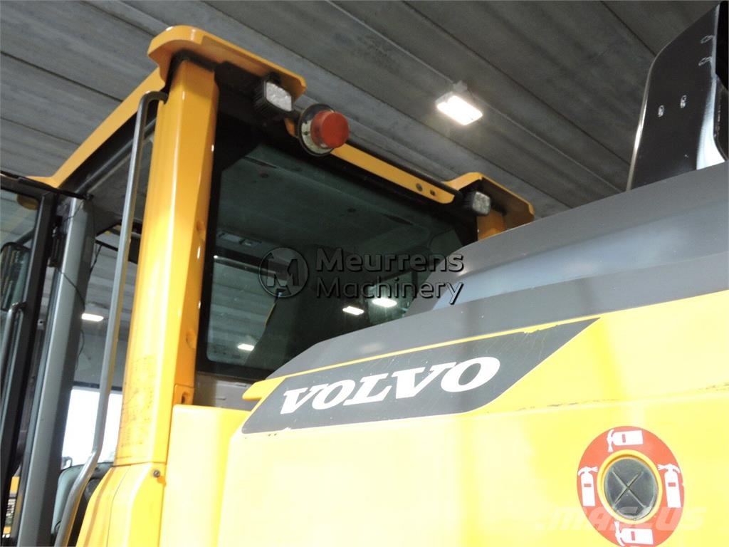 Volvo L120H Kolesni nakladalci