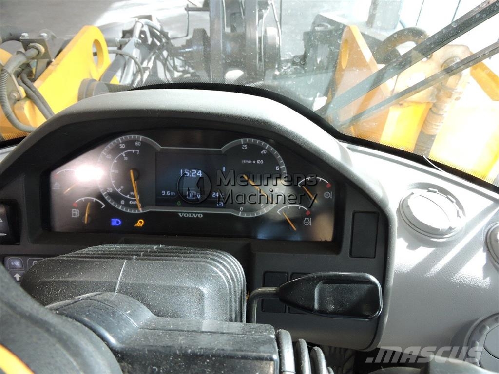 Volvo L120H Kolesni nakladalci