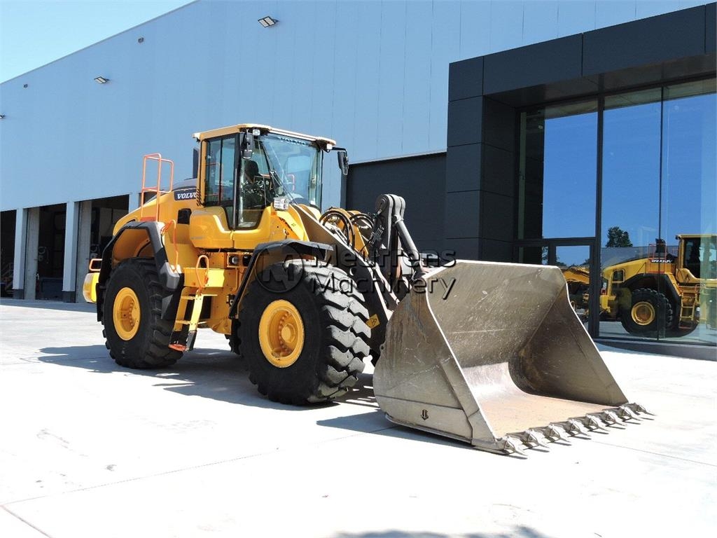 Volvo L150H لوادر بعجل