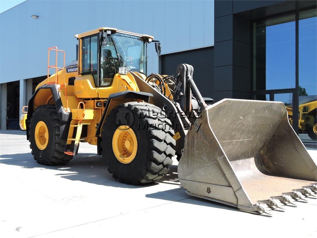 Volvo L150H لوادر بعجل